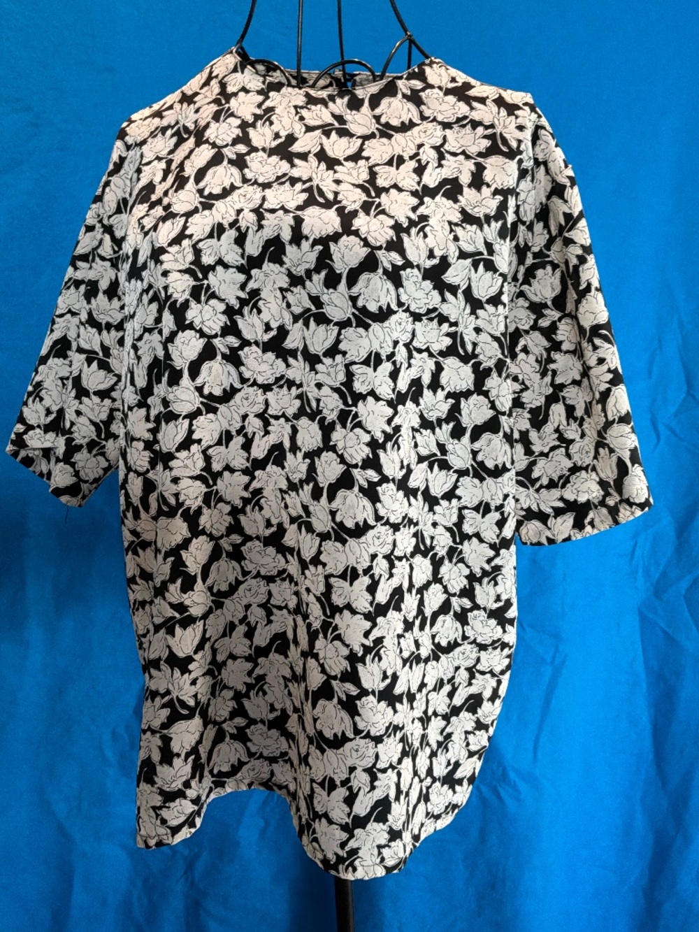 Oscar de la Renta Expressions Floral Blouse Top Size 14 B&W